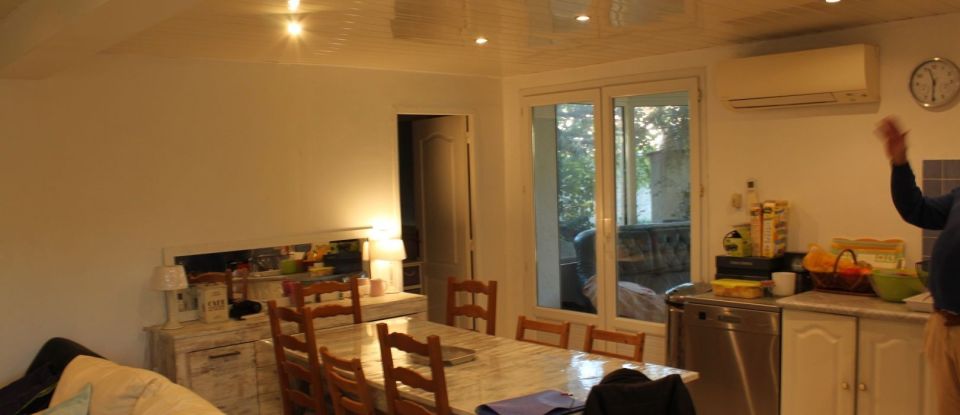 House 9 rooms of 220 m² in Marignane (13700)