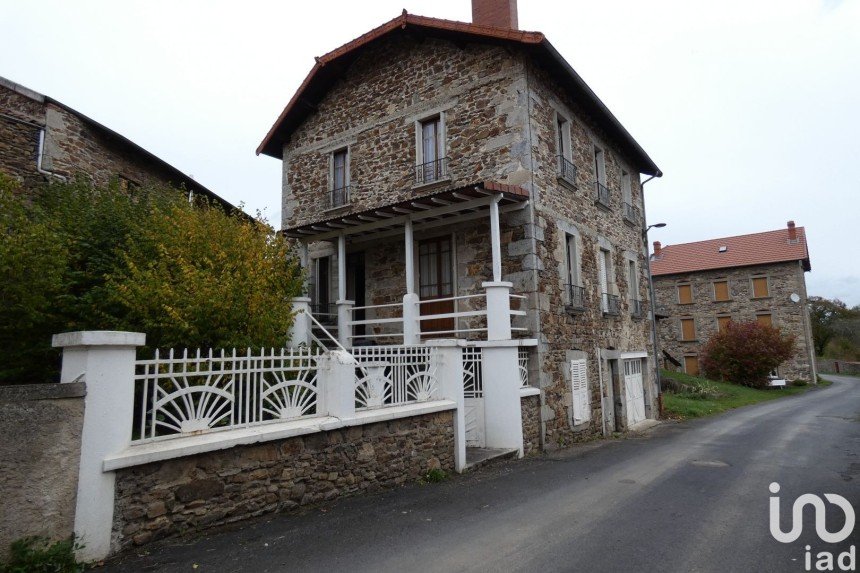 House 4 rooms of 106 m² in Saint-Alyre-d'Arlanc (63220)