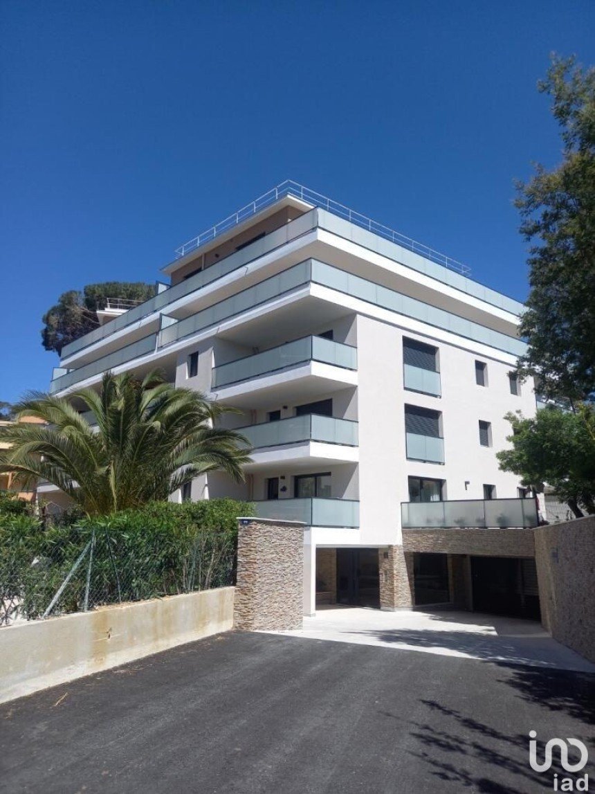 Apartment 3 rooms of 62 m² in Cavalaire-sur-Mer (83240)