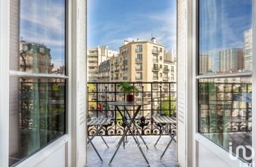 Appartement 3 pièces de 49 m² à Paris (75015)