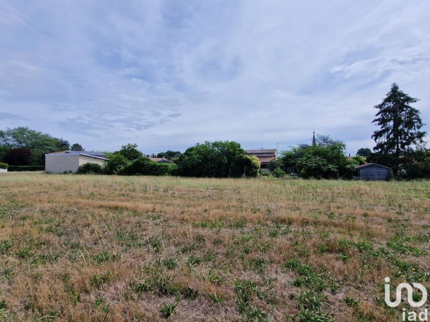 Land of 690 m² in Soussans (33460)