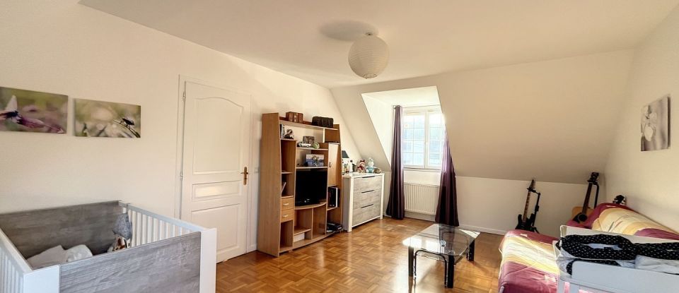 House 7 rooms of 157 m² in Bouffémont (95570)