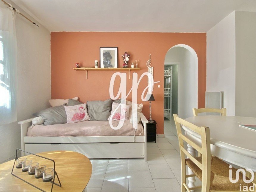 Apartment 2 rooms of 40 m² in Saintes-Maries-de-la-Mer (13460)