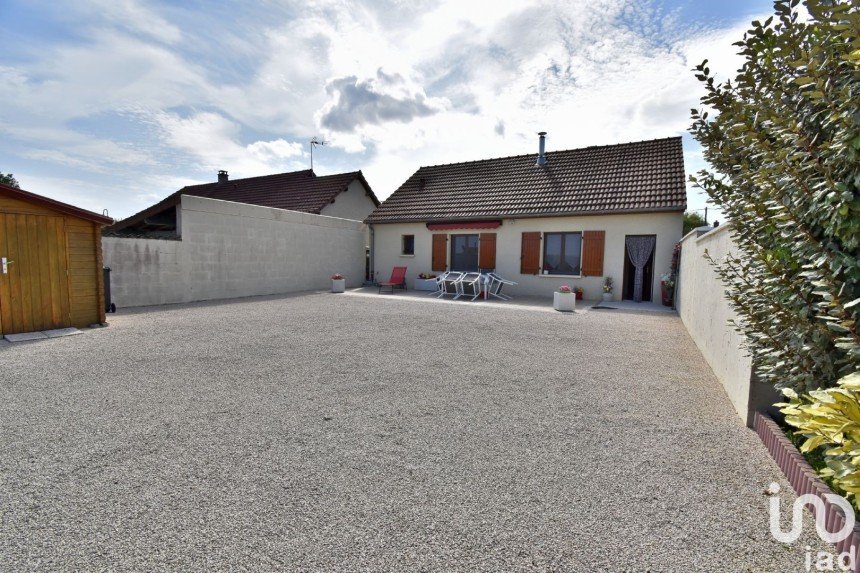 Maison 4 pièces de 97 m² à Saint-Cyr (71240)