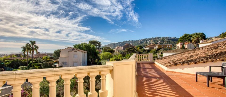 House 6 rooms of 210 m² in LE GOLFE JUAN (06220)