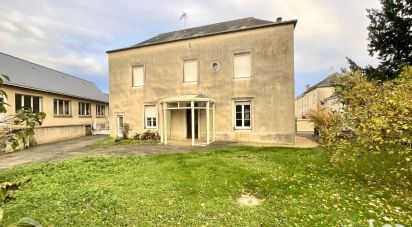 House 8 rooms of 154 m² in Meslay-du-Maine (53170)