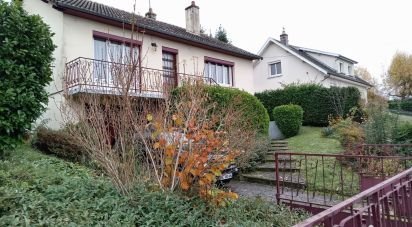 House 4 rooms of 76 m² in Saint-Vallier (71230)