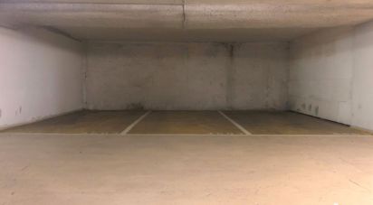 Parking/garage/box de 38 m² à Paris (75015)