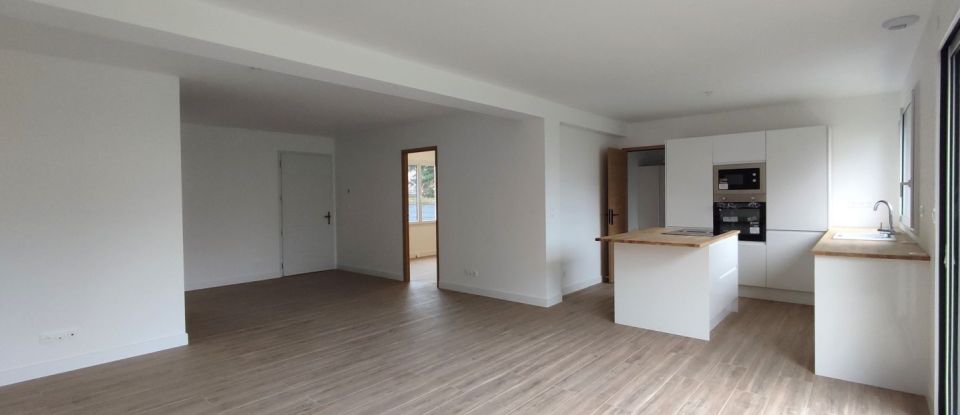 House 6 rooms of 138 m² in Saint-Denis-en-Val (45560)