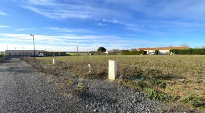 Land of 618 m² in Fors (79230)