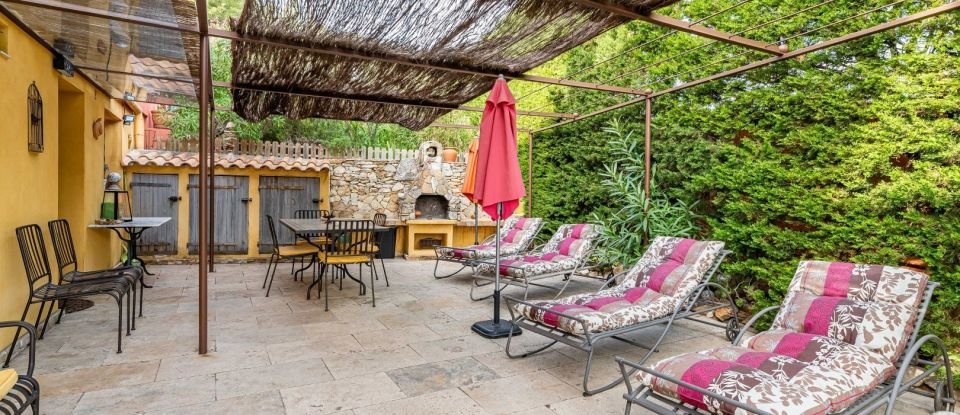 House 6 rooms of 170 m² in Carnoux-en-Provence (13470)