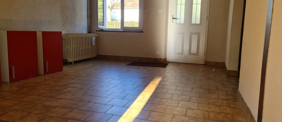 House 4 rooms of 77 m² in Courcebœufs (72290)
