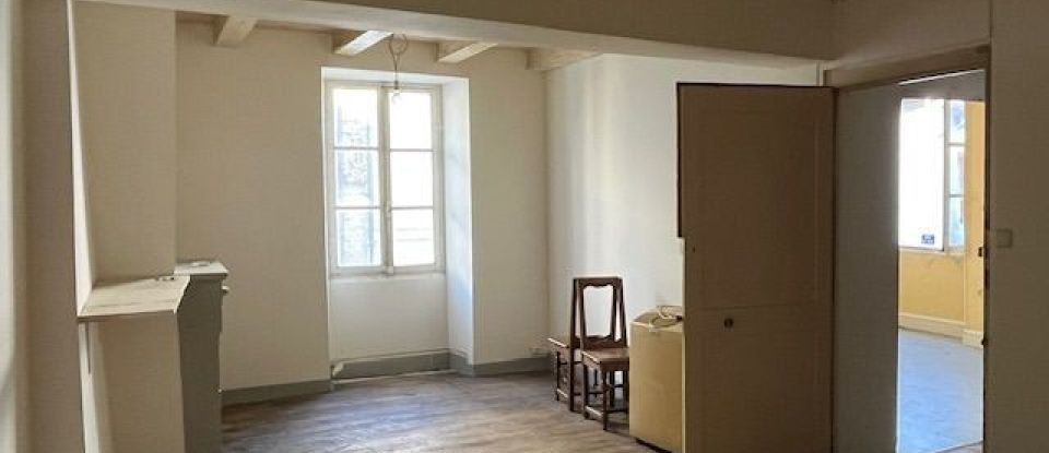 House 5 rooms of 81 m² in Celles-sur-Belle (79370)
