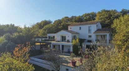Maison 9 pièces de 314 m² à Rochefort-du-Gard (30650)