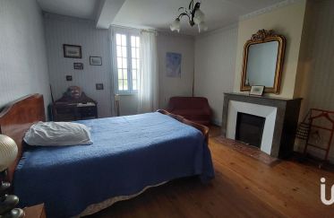 Maison 9 pièces de 232 m² à Saint-Vincent-de-Pertignas (33420)