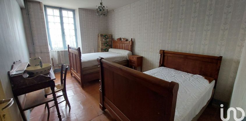 House 9 rooms of 232 m² in Saint-Vincent-de-Pertignas (33420)