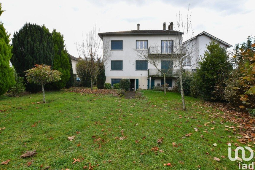 Maison 10 pièces de 211 m² à Limoges (87000)