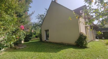 House 6 rooms of 133 m² in Écouen (95440)