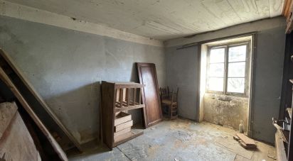 Barn conversion 5 rooms of 100 m² in Saint-Georges-de-Mons (63780)