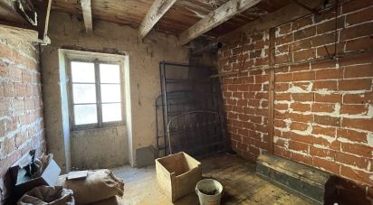Barn conversion 5 rooms of 100 m² in Saint-Georges-de-Mons (63780)