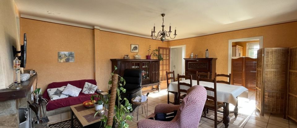 Traditional house 5 rooms of 82 m² in - (09330)