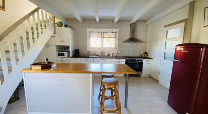 House 4 rooms of 100 m² in Grayan-et-l'Hôpital (33590)
