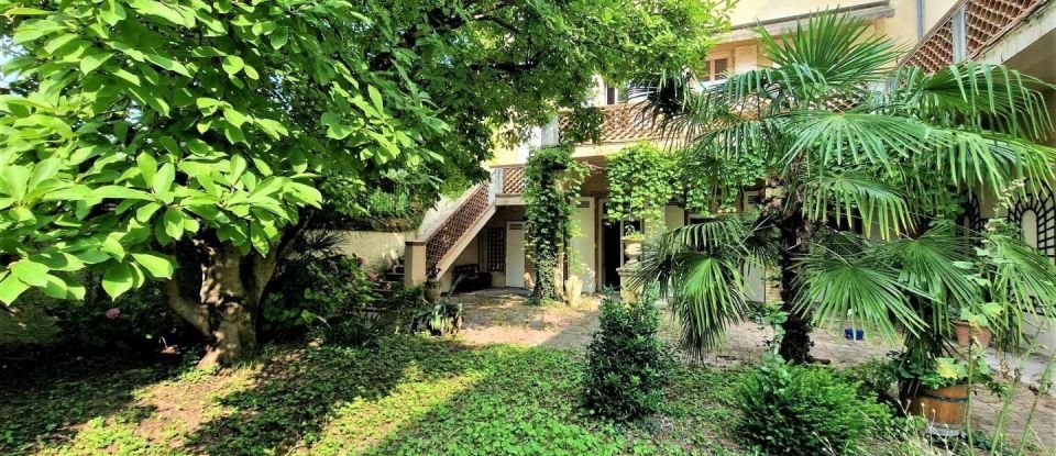 Building in Moissac (82200) of 530 m²