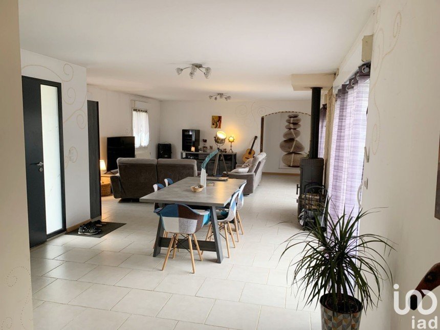Maison 6 pièces de 171 m² à Thimert-Gâtelles (28170)