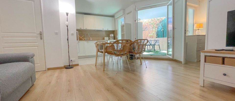Appartement 3 pièces de 56 m² à Antibes (06600)