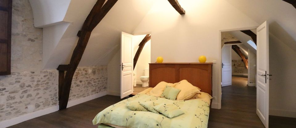 Castle 27 rooms of 960 m² in Lureuil (36220)