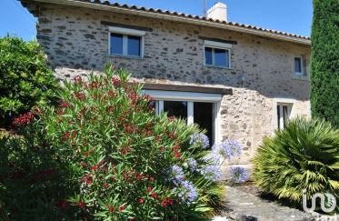 House 5 rooms of 148 m² in Le Busseau (79240)