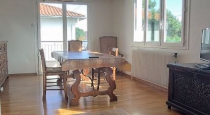 House 6 rooms of 125 m² in Eysines (33320)