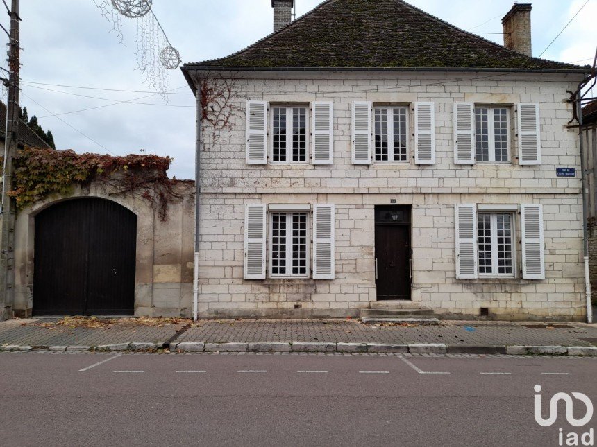 Maison 9 pièces de 221 m² à Brienne-le-Château (10500)