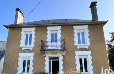 Maison 5 pièces de 145 m² à Oloron-Sainte-Marie (64400)