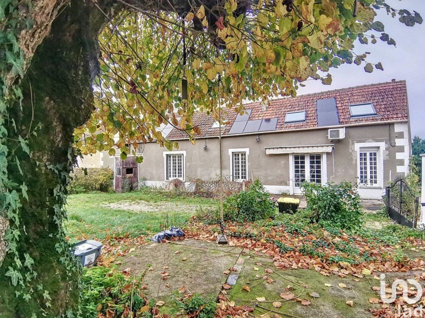 House 7 rooms of 105 m² in Escamps (89240)