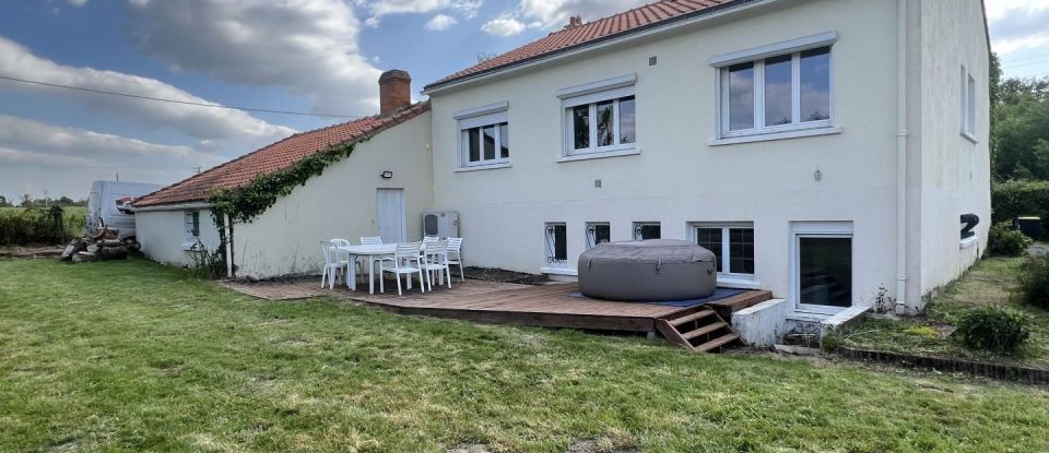 House 5 rooms of 105 m² in Haute-Goulaine (44115)