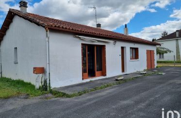 House 6 rooms of 79 m² in Aigre (16140)