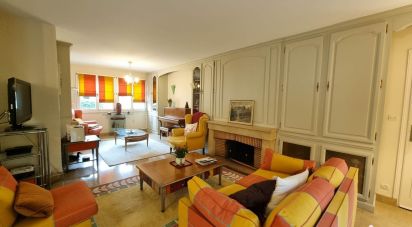 House 7 rooms of 190 m² in Houilles (78800)