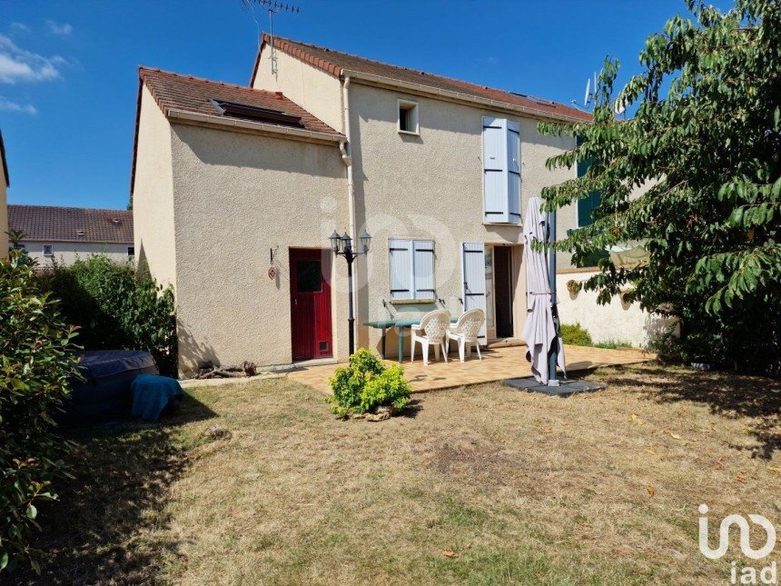 House 4 rooms of 82 m² in Vigneux-sur-Seine (91270)