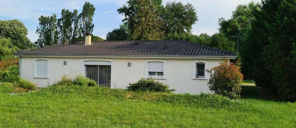 House 6 rooms of 124 m² in Saint-Aubin-de-Cadelech (24500)
