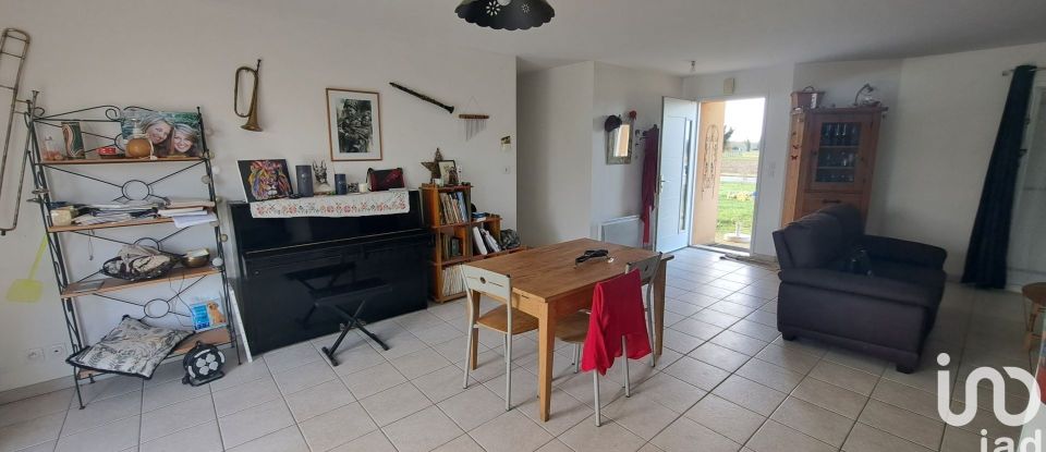 Maison 4 pièces de 90 m² à Saint-Pierre-d'Eyraud (24130)