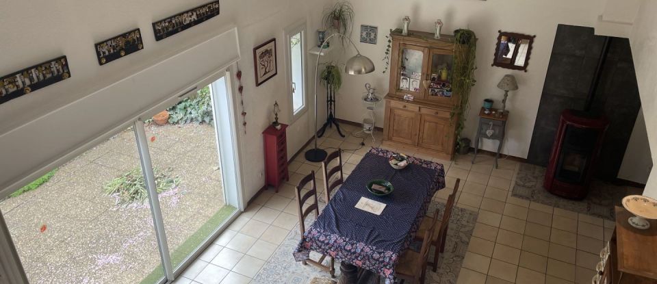 House 6 rooms of 140 m² in Manosque (04100)