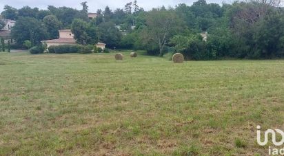 Land of 1,989 m² in Sisteron (04200)