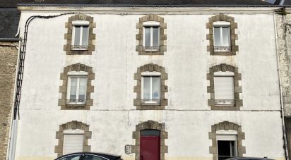Building in Auray (56400) of 260 m²