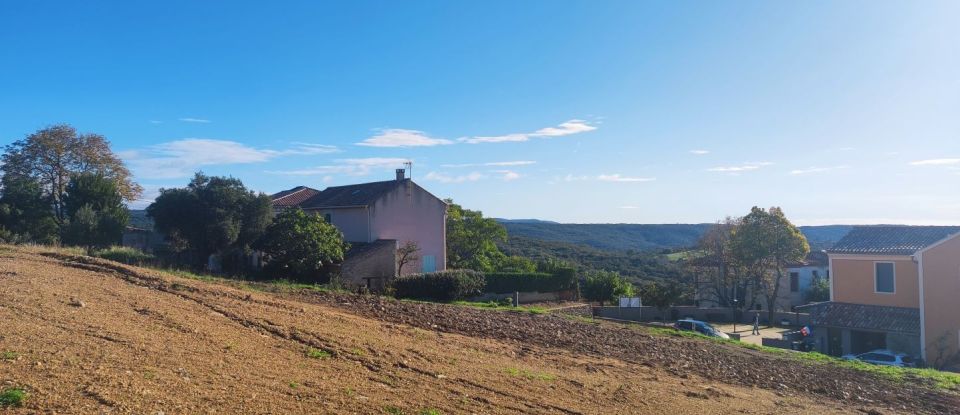 Land of 631 m² in Roquessels (34320)