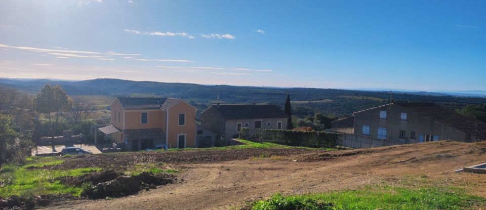 Land of 792 m² in Roquessels (34320)