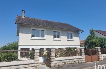 House 3 rooms of 130 m² in Mandres-les-Roses (94520)
