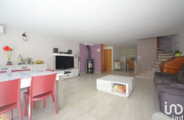 Maison 5 pièces de 115 m² à Carros (06510)