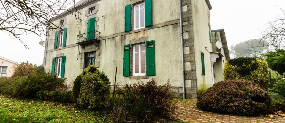 Maison 10 pièces de 244 m² à Saint-Pierre-du-Chemin (85120)