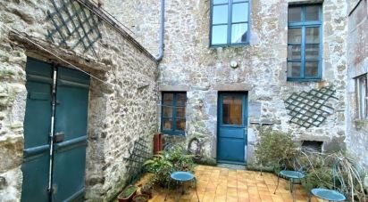 House 8 rooms of 128 m² in Coutances (50200)